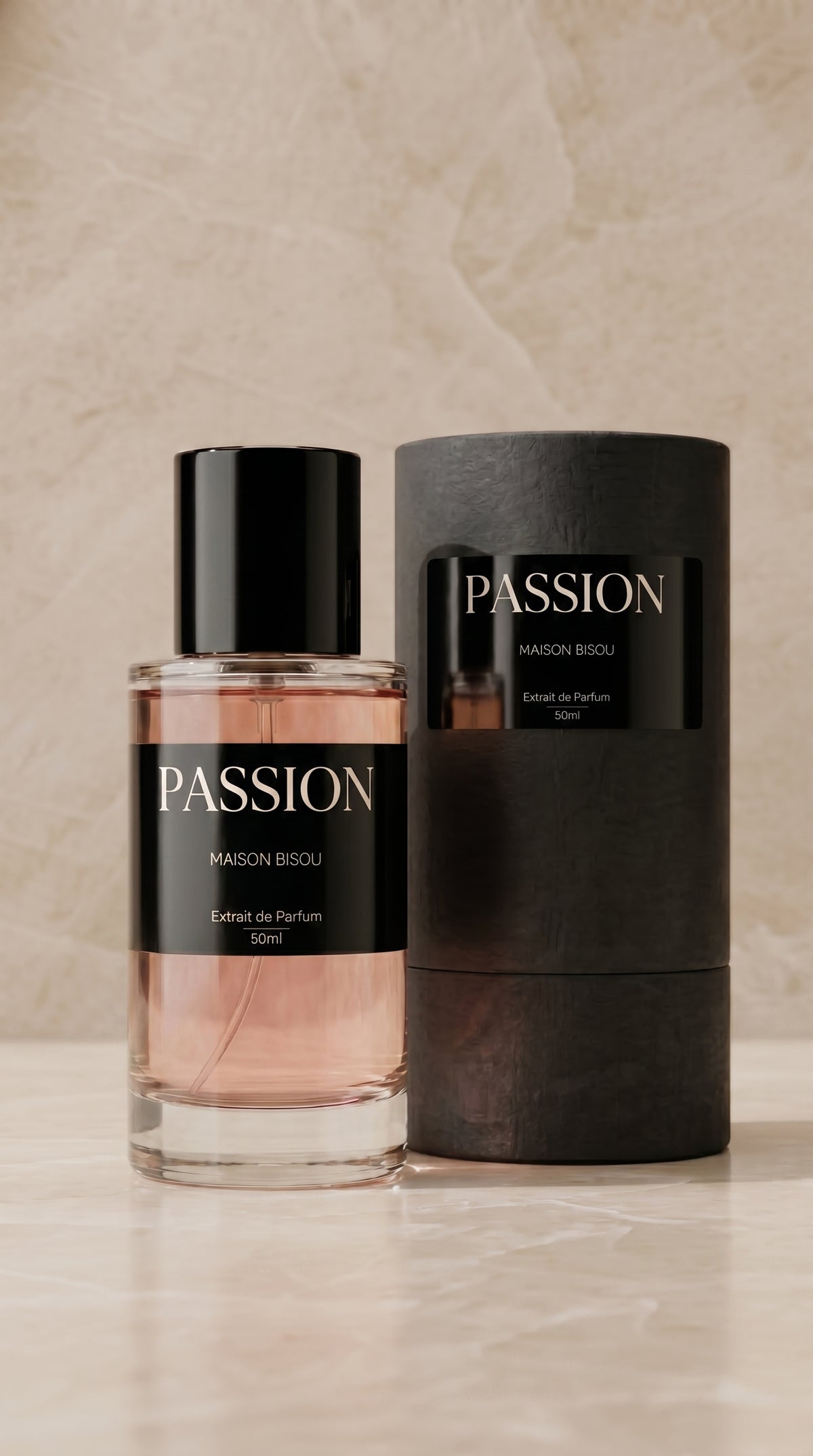 Extrait de Parfum PASSION de Maison Bisou — flacon sur marbre, et sa boite noire
